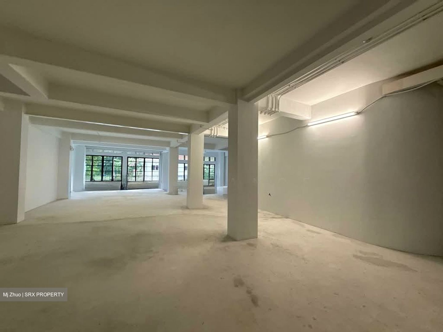 North Canal Road (D1), Office #599578651